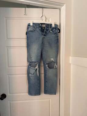 FRAME Le Original High-Rise Straight Leg Distressed Jeans in Glacier Destruct